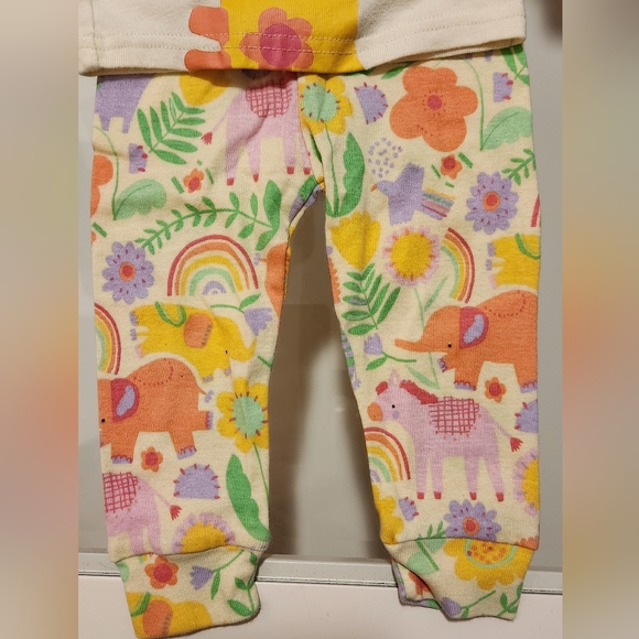 💛🩷2 Outfits - Picture 6 of 7